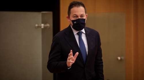 Πέτσας: Μην τρολάρουμε τα νέα μέτρα, πρέπει να τα τηρήσουμε