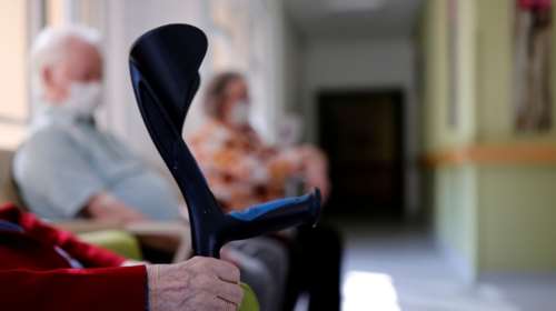 Απίστευτο περιστατικό στη Ρόδο: Κήδεψαν 73χρονο και ένα μήνα μετά τον βρήκαν να μένει σε… ίδρυμα