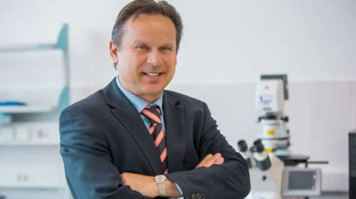 Ποιος είναι ο ειδικός Καθηγητής Τοξικολογίας στην Κρήτη που θα αναλύσει τις τρίχες των παιδιών στην Πάτρα