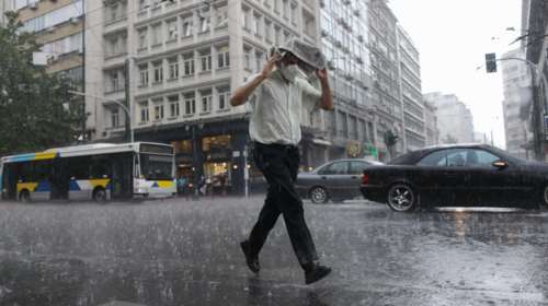 Καιρός: &quot;Χειμώνας&quot; με καταιγίδες και χαμηλές θερμοκρασίες την Τρίτη και στην Αττική -  Σε ποιες περιοχές θα ρίξει χαλάζι