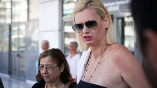 Το τερμάτισε πάλι η Ραχήλ Μακρή: Βρήκε το... κρυφό μήνυμα πίσω από το εμβόλιο της Moderna