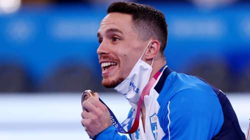 Πετρούνιας: Αφιέρωσε το μετάλλιο στις 2 κόρες του