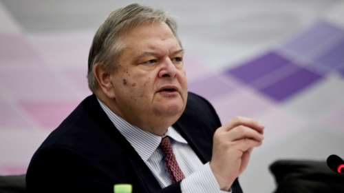 Ο Βαγγέλης Βενιζέλος αποχαιρετά συγκινημένος τον φίλο του Πέτρο Κουναλάκη