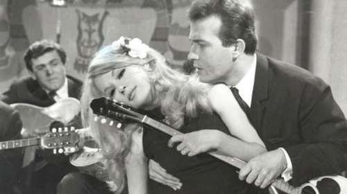 &quot;Η Αλίκη έφυγε σαν βρεγμένη γάτα και ο Παπαμιχαήλ της έδωσε ένα σκαμπίλι&quot;