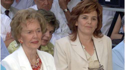 Σοφία Παπανδρέου: Η σπάνια εμφάνιση της κόρης του Ανδρέα Παπανδρέου στην Αθήνα