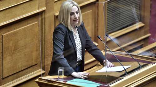 Σκληρή κόντρα Γεννηματά - Πρετεντέρη: &quot;Απολύτως φτηνά και σεξιστικά όσα είπε&quot;