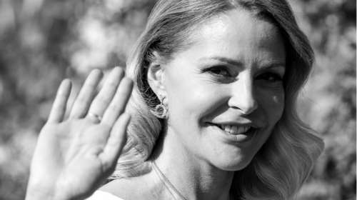 Τζένη Μπαλατσινού: Η υπέροχη φωτογραφία της πριν από τριάντα χρόνια - Η αντίδρασή της όταν την ανέβασε συνεργάτης της