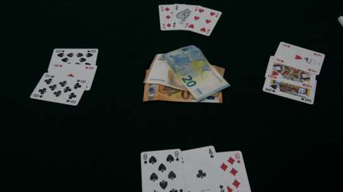 Νέα στοιχεία για το κορονοπάρτι στο Ρέθυμνο: Έκαναν τη βίλα... καζίνο και είχαν και τσιλιαδόρο