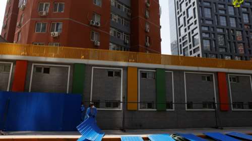 Πεκίνο: Αυστηρότερα μέτρα για να μη γίνει η πόλη &quot;Σανγκάη&quot; - Στήνονται οδοφράγματα, κλείνουν δεκάδες σταθμοί του Μετρό [Εικόνες]