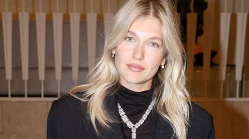 Η Κλέλια Ανδριολάτου στην αγκαλιά του αγοριού που θέλουν όλες