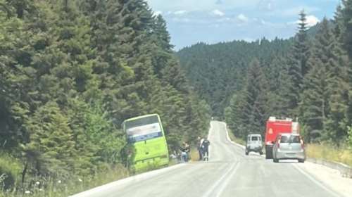 Λαχτάρησαν επιβάτες λεωφορείου στα Τρίκαλα: Βγήκε εκτός πορείας και έπεσε σε χαντάκι