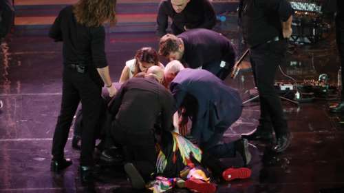 Νευροχειρουργός εξηγεί τι είναι το εγκεφαλικό επεισόδιο και περιγράφει τα πρώτα συμπτώματα [βίντεο]