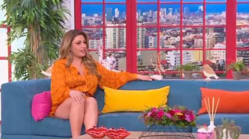 Έλενα Παπαρίζου: Το sexiness δεν έχει σχέση με αυτό που φοράς, είναι μέσα σου και βγαίνει [Βίντεο]