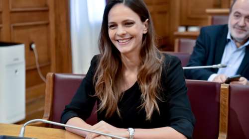 Εφη Αχτσιόγλου: &quot;Φυσικά και μπορώ να κερδίσω τον Μητσοτάκη, αλλιώς δεν θα κατέβαινα υποψήφια&quot;