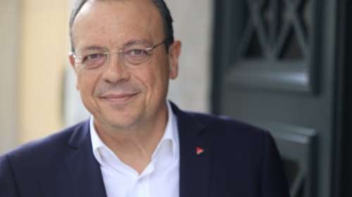 Σωκράτης Φάμελλος: Οι μεγάλες απώλειες της ζωής του, το τραγούδι που έγραψε και η σχέση με τον μουσικό αδελφό του