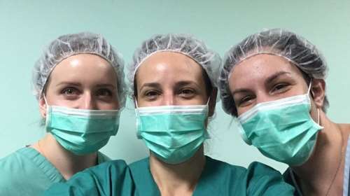 Μία νοσηλεύτρια γράφει: &quot;Μέχρι χθες ήμασταν οι τελευταίες, σήμερα είμαστε οι καλύτερες&quot;