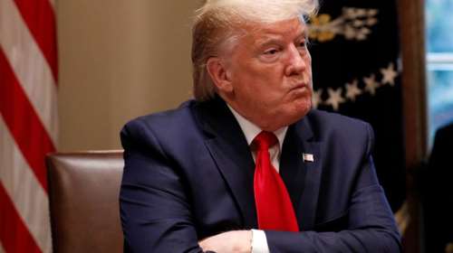 Ο προσωπικός θαλαμηπόλος του  Τραμπ θετικός στον κορονοϊό