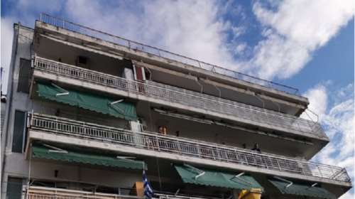 Θεσσαλονίκη: Εκτός κινδύνου η 4χρονη που έπεσε από το μπαλκόνι - &quot;Η σύζυγός μου ήταν το μπάνιο&quot;, ισχυρίζεται ο πατέρας