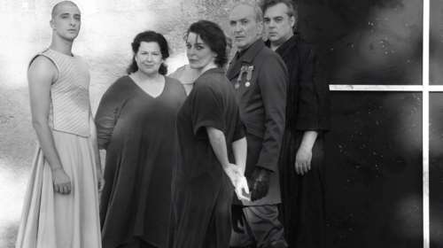 Η Ανδρομάχη της Μαρίας Πρωτόπαππα δεν σωπαίνει – Από τις στάχτες του πολέμου, η γυναικεία αντοχή γίνεται πολιτικό κατηγορώ