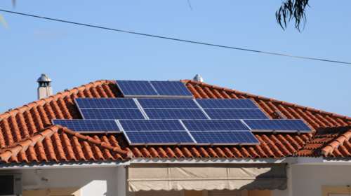 Φωτοβολταϊκά στη Στέγη: Άνοιξε η πλατφόρμα για τις αιτήσεις - Η ανακοίνωση του υπουργείου Περιβάλλοντος