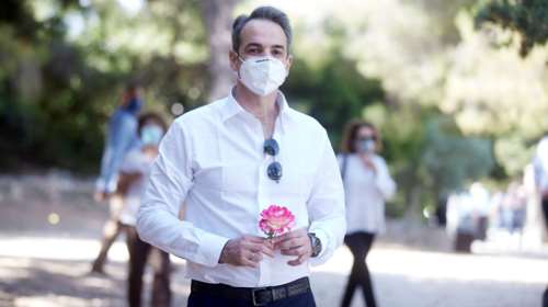 Μητσοτάκης για εμβολιασμούς: &quot;Έφτασαν τα 5 εκατ. οι εμβολιασμένοι με μια δόση, και τα 4 εκατ. οι πλήρως&quot;