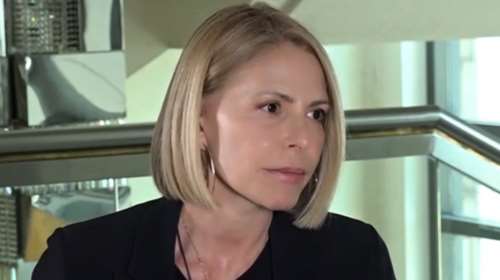 Τζένη Μπαλατσινού: &quot;Υπήρξε μυθοπλασία για τη ζωή μου - Για μένα δεν έχω σηκώσει ποτέ το γάντι&quot;