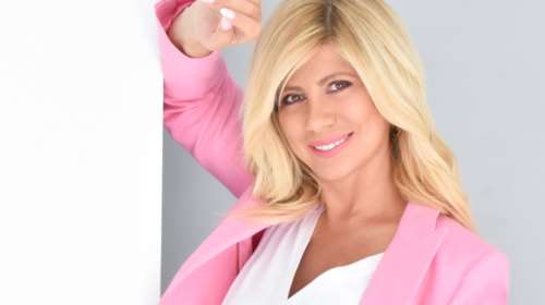 H Ζήνα Κουτσελίνη αποκάλυψε την ηλικία της