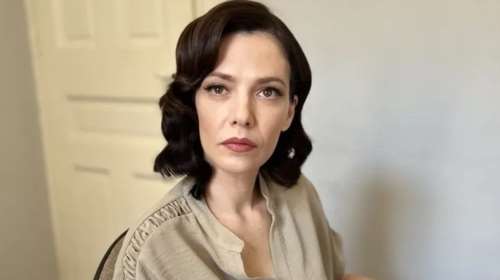 Μαριλίτα Λαμπροπούλου: Η πρωταγωνίστρια του &quot;Σασμού&quot; ποζάρει με σέξι κόκκινο μπικίνι