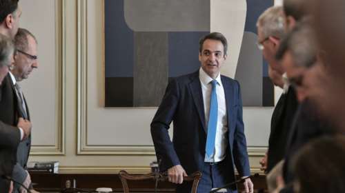 Συνάντηση Μητσοτάκη με τον υπουργό Αμυνας Παναγιωτόπουλο στο Μαξίμου