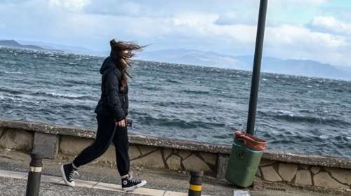 Καιρός: Φθινοπωρινό το σκηνικό σήμερα με ισχυρούς ανέμους – Στους 26 βαθμούς η θερμοκρασία