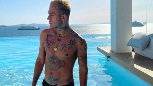 Ο Τάσος Ξιαρχό ξανά ολόγυμνος παραδέχεται: &quot;Πέρασα σοβαρά θέματα υγείας και σκοτεινές μέρες αυτούς τους μήνες&quot;