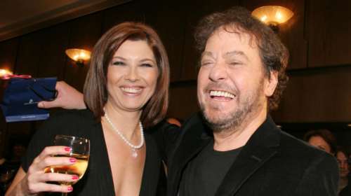 Σοφία Αλιμπέρτη - Γιάννης Πάριος: Οι στιλάτοι ταλαντούχοι γιοι τους κάνουν διακοπές στην Πάρο [εικόνες]