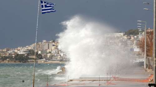 Σε εξέλιξη η κακοκαιρία: Σαρώνουν οι άνεμοι- Ταχύτητες 150 χιλιομέτρων στην Κάρυστο και 10 μποφόρ στην Πάρνηθα [Πινακες]
