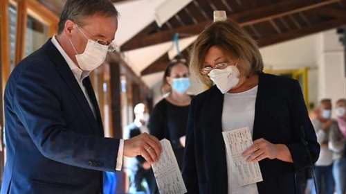 Γερμανικές εκλογές: Ο Λάσετ έριξε φανερά το ψηφοδέλτιό του και προκάλεσε σάλο