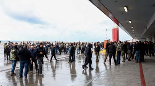 Μπλόκο αγροτών στο αεροδρόμιο Ηρακλείου: Ακυρώθηκαν ογκολογικά ραντεβού - Δεν έγινε η μεταφορά ραδιοφαρμάκου