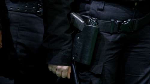 Περιστέρι: Εκλεψαν το όπλο αστυνομικού μέσα από το σπίτι του