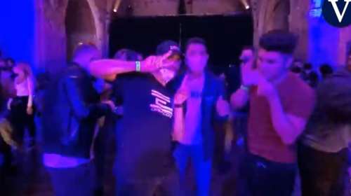 Clubbing με ψηφιακό πάσο στην Ζιρόνα: 250 νέοι χόρεψαν με την ψυχή τους
