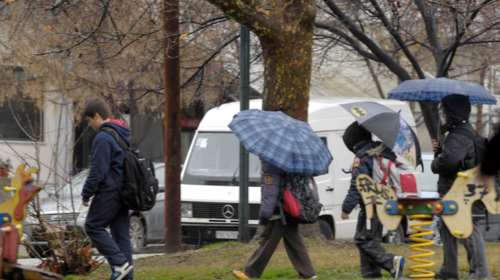 Καιρός - Αρναούτογλου: Έρχονται κρύο και βροχές για 10 ημέρες - Ποιες περιοχές θα &quot;μουλιάσουν&quot; από τις βροχοπτώσεις