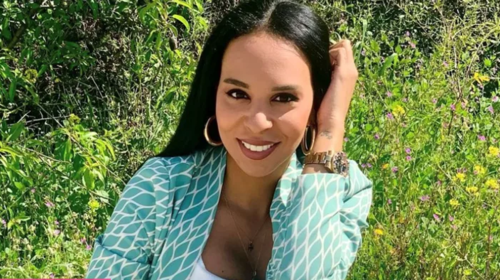 Μία πολυκατοικία γεμάτη διασημότητες: Το &quot;ζεστό&quot; και καλλιτεχνικό διαμέρισμα της Θεοδώρας Ρασέλ στο Κολωνάκι