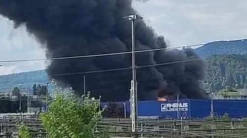 Ελβετία: Μεγάλη φωτιά ξέσπασε σε βιομηχανικό κτίριο έξω από τη Ζυρίχη [βίντεο]