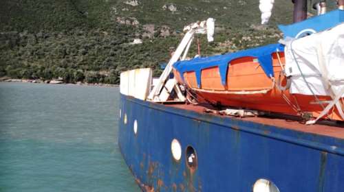 Φορτηγό πλοίο με 12 άτομα πλήρωμα προσέκρουσε σε βραχονησίδα νότια των Κυθήρων