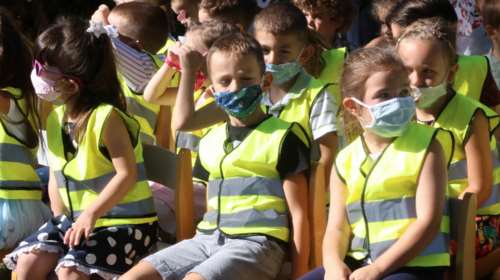 Επιστήμονες: Όχι φάρμακα κατά του κορονοϊού σε παιδιά και εφήβους - Τι προκαλούν