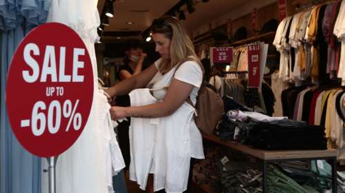 Κορκίδης: Σημαντική μείωση του τζίρου στις θερινές εκπτώσεις - Μάχη επιβίωσης για τους εμπόρους