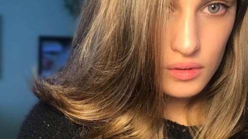 Μαρία Βοσκοπούλου: Ποζάρει topless στην Κέρκυρα και ζητά &quot;λίγο ακόμα καλοκαίρι&quot;