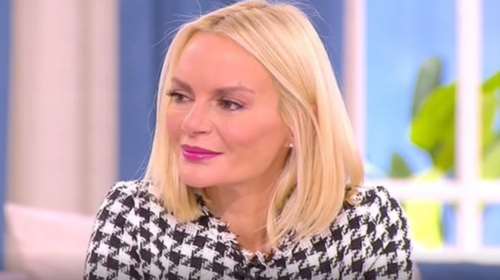 Συγκινήθηκε on air η Έλενα Χριστοπούλου: &quot;Την πάτησα τώρα&quot; - Η τρυφερή αγκαλιά της Φαίης Σκορδά