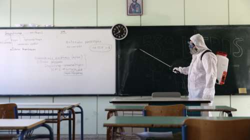 Ανοικτά σχολεία: Βήμα - βήμα on camera τι θα συμβεί αν εντοπιστεί ύποπτο κρούσμα [βίντεο]