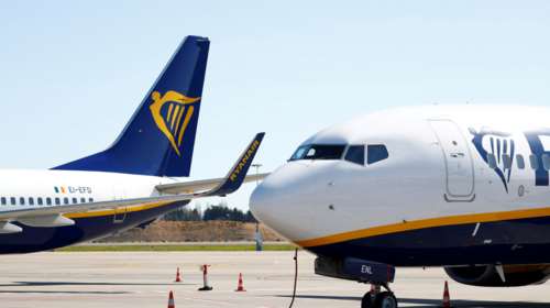 Τελεσίγραφο Ryanair: Απολύει 3.500 υπαλλήλους αν δεν συμφωνήσουν σε περικοπές των μισθών τους