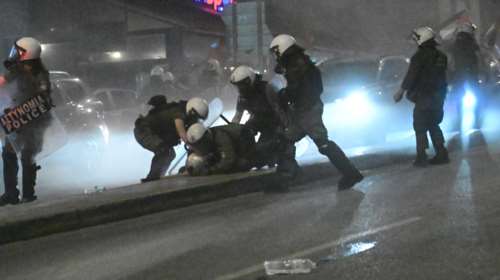 Ενταση και τρεις προσαγωγές στην πορεία στην πρεσβεία του Ισραήλ