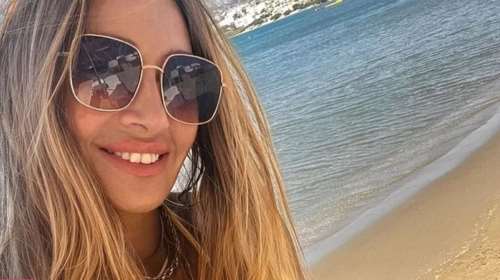 Ελένη Πετρουλάκη: Για φαγητό με τις κόρες της - Δείτε τα εντυπωσιακά, καλοκαιρινά ντυσίματα των κοριτσιών