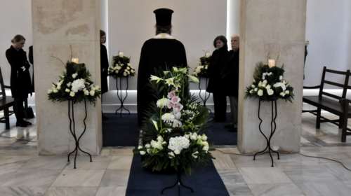 Συγκινητική ανάρτηση: &quot;Ο πατέρας μου έφυγε σήμερα- Παρακαλώ μην έρθετε στην κηδεία&quot;